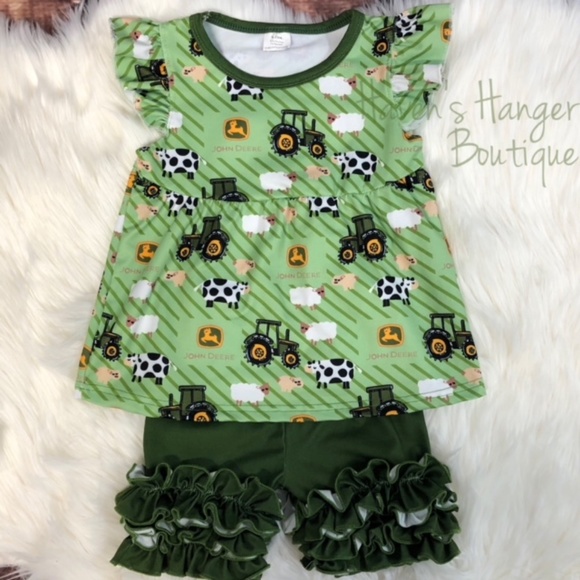 2pc. Baby Girl John Deere Shorts Set - Picture 5 of 6